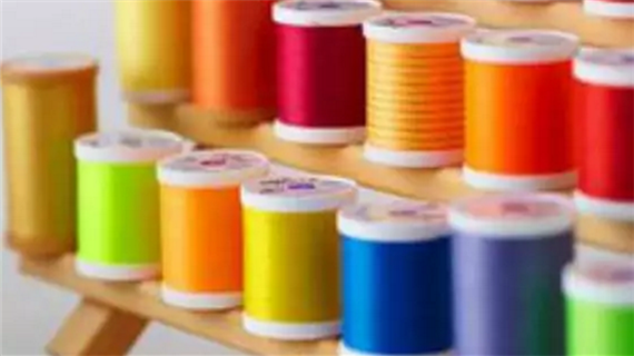 服装设计中色彩的表现运用