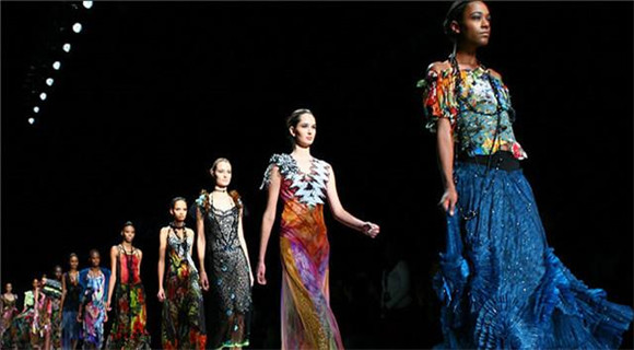 2016服装产业有哪些动作？整合兼并、转型升级缺不了