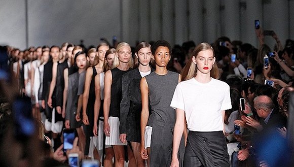 迅驰与美国时装设计师协会合作 实现中国时装美国梦