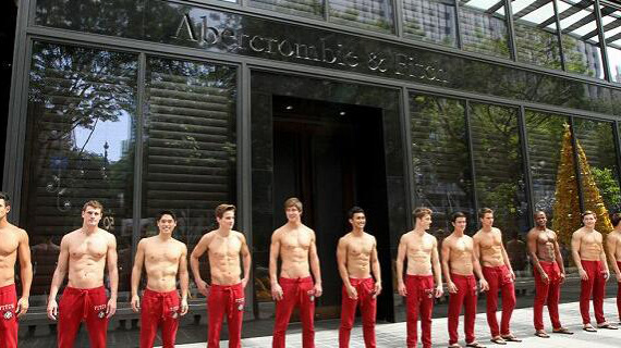 十年前就是“街霸”的服装品牌现在在哪里？