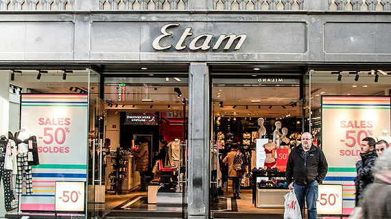 艾格女装在中国平均一天关一家店 消费者口味难调