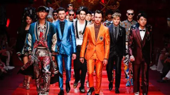 请网红走秀降格调？卷入争议的杜嘉班纳赚翻了