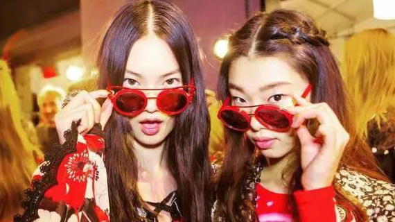 23位华裔设计师“接盘”纽约时装周