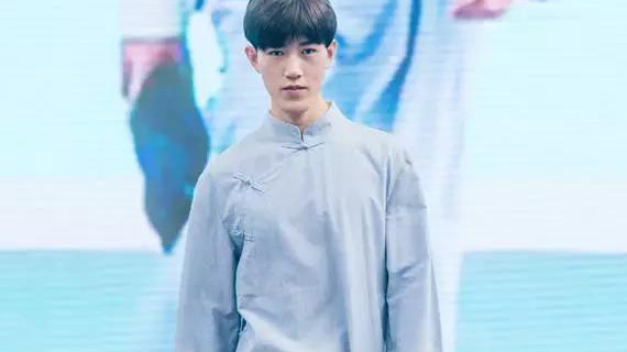 如果你去广州男装展，帮我带两件衣服呗？