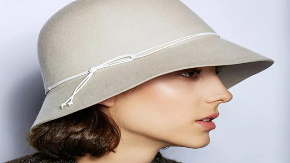 「帽控女王」除了赫本，还有她！