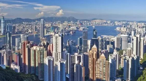 速报名！协会将组织会员前往观摩香港时装节2018秋冬系列，登记报名进行中~