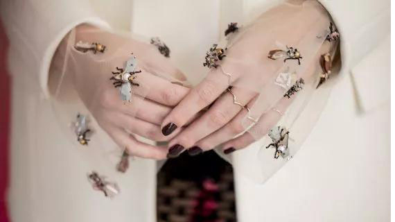 大牌中仙气十足的昆虫元素