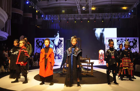 久久童装 | 2018 秋季新品《五溪云裳》主题 轰动呈现