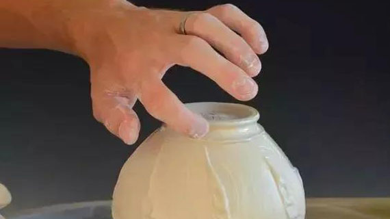 为何买不起Chanel高定款？看过这些手工坊就明白了