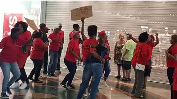 H&M南非门店遭破坏