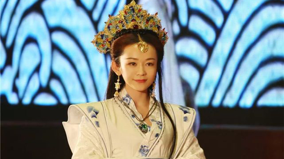 郑州百位美女穿汉服走秀 网友：中国美最赞