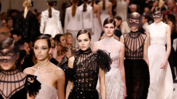 因为独立而有底气！因为Leonor，Dior高订震撼到我“灵魂不安”！