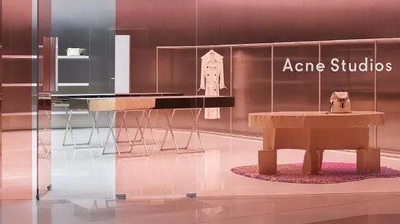 明星最爱穿的 Acne Studios，为何普通人却不买账？