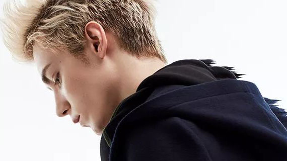 今冬唯一不能错过的内搭单品——连帽衫