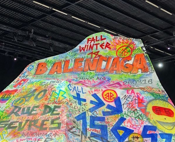 九天潮流资讯（7）——爆款制造机 | Balenciaga 18秋冬 ，下个冬天准备好三件套叠穿了嘛？