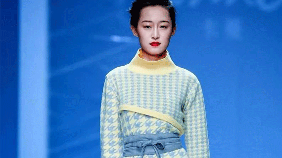 新奇！卡蔓与邓兆萍联合发布PI 防火针织毛衣！