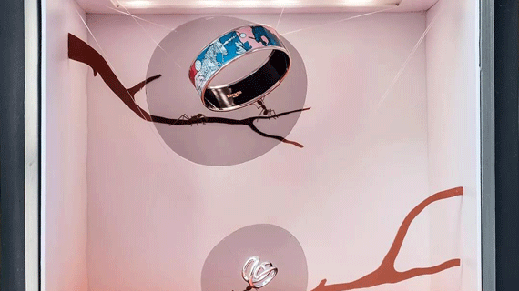 2018爱马仕最新橱窗：橱窗还是爱马仕的辣！