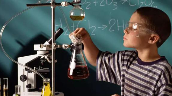 阿里巴巴在线下做了一个新实验：服装批发市场将迎来“盒马”