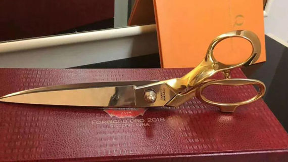 喜讯：中国毕锦培获意大利裁缝师大奖赛“金剪刀”大奖