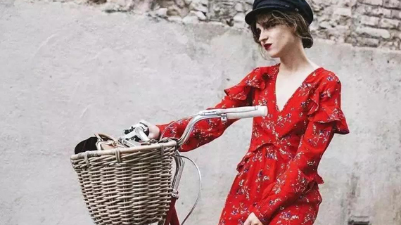 碎花好看 但款式你选对了吗？