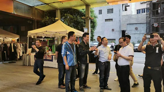 【小镇新事】对标一流时尚圈 拓宽视野促转型