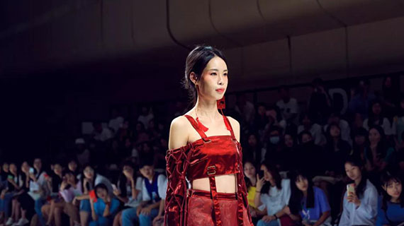 秀场LOOK丨2019中国(广东)大学生时装周：东莞市技师学院