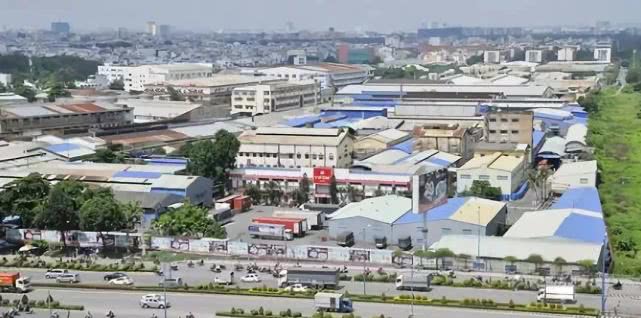 整个越南变成深圳！记者实地考察越南工业园，发现不可思议的现象