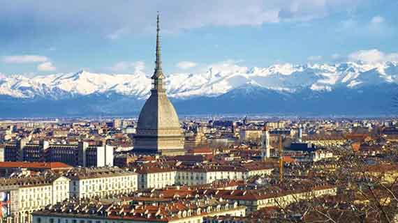 焦点 | 白马品牌登陆都灵时装周，东方时尚魅力惊艳国际舞台