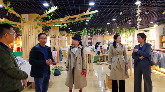 梧桐台联袂旗帜走进安阳童装产业基地，共议产业生态链未来可持续发展方向