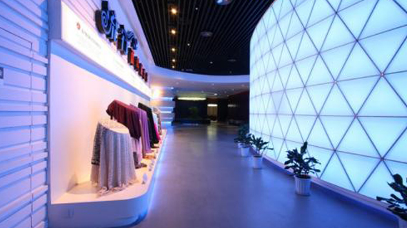 中国轻纺城天窗改为可移动、人行横道错时开放—— 服务，凝聚在 点滴改变中