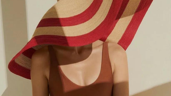 来组国际大牌的海滩泳衣，你看看