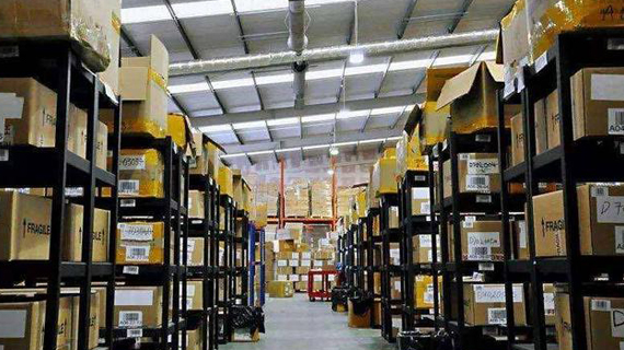 服装行业罕见大撤退：中国市场巨亏4000亿，耐克GAP也撑不住了