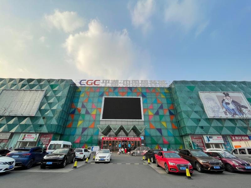 韩国东大门商家争去浙江小城选羽绒服，身上Moncler加拿大鹅突然不香了