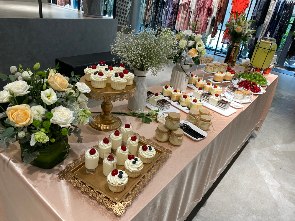 线上线下深度融合 白马市场一马当先