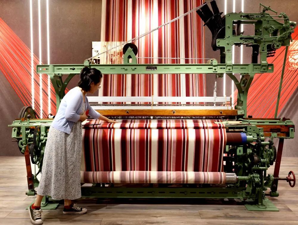 19秋冬成卡其色大衣专场，自带高级感让大家疯狂打Call!