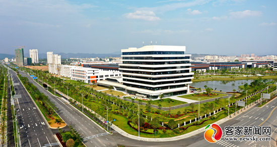 赵丽颖、AB代言 彻底年轻化的Dior登20亿欧元俱乐部